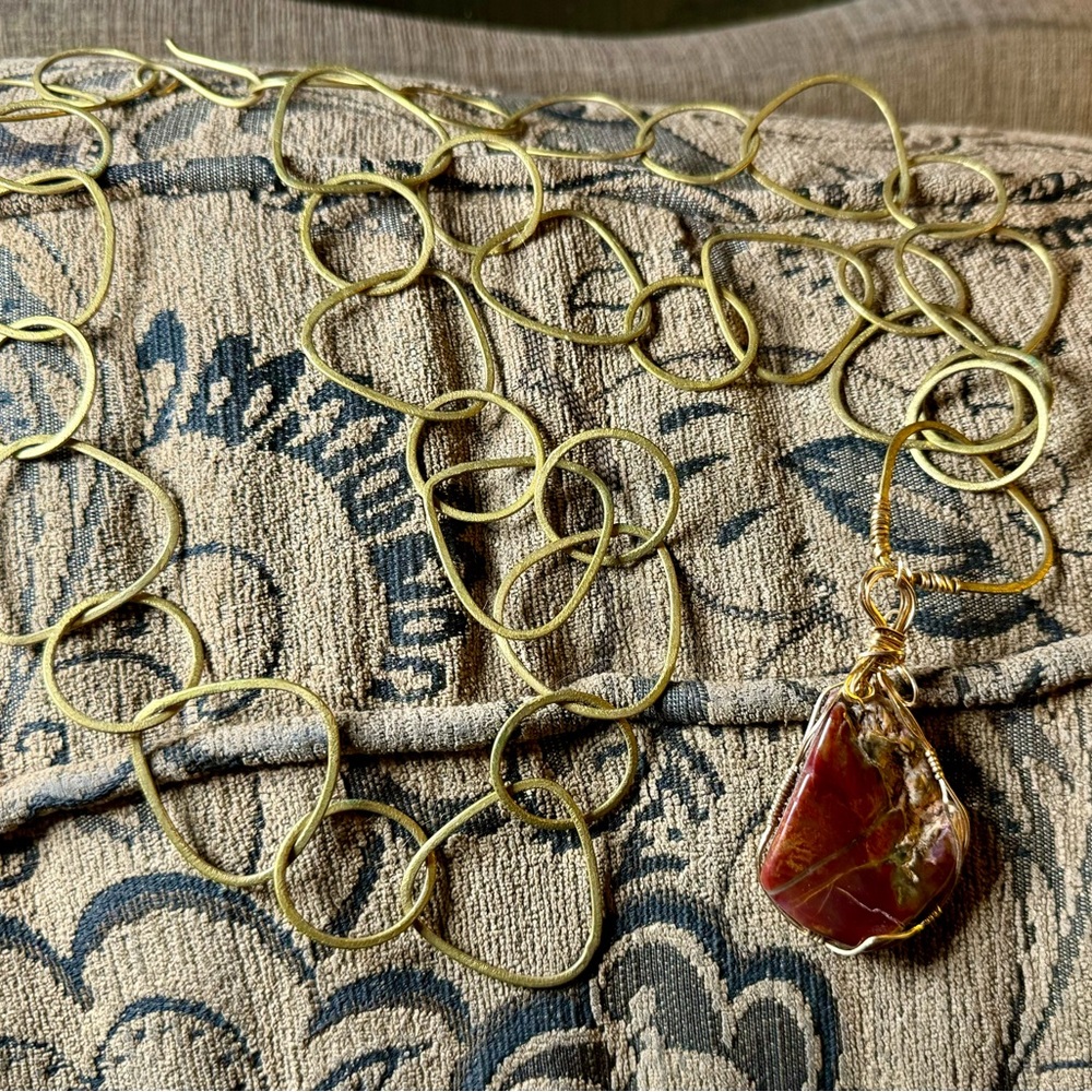 Vintage long necklace with wire wrapped agate.